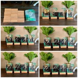 Acrylic table numbers w/ wood base #1-20